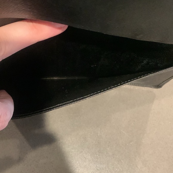 Authentic Louis Vuitton black epi long bifold wallet. Date code is CA1925 - Picture 8 of 8